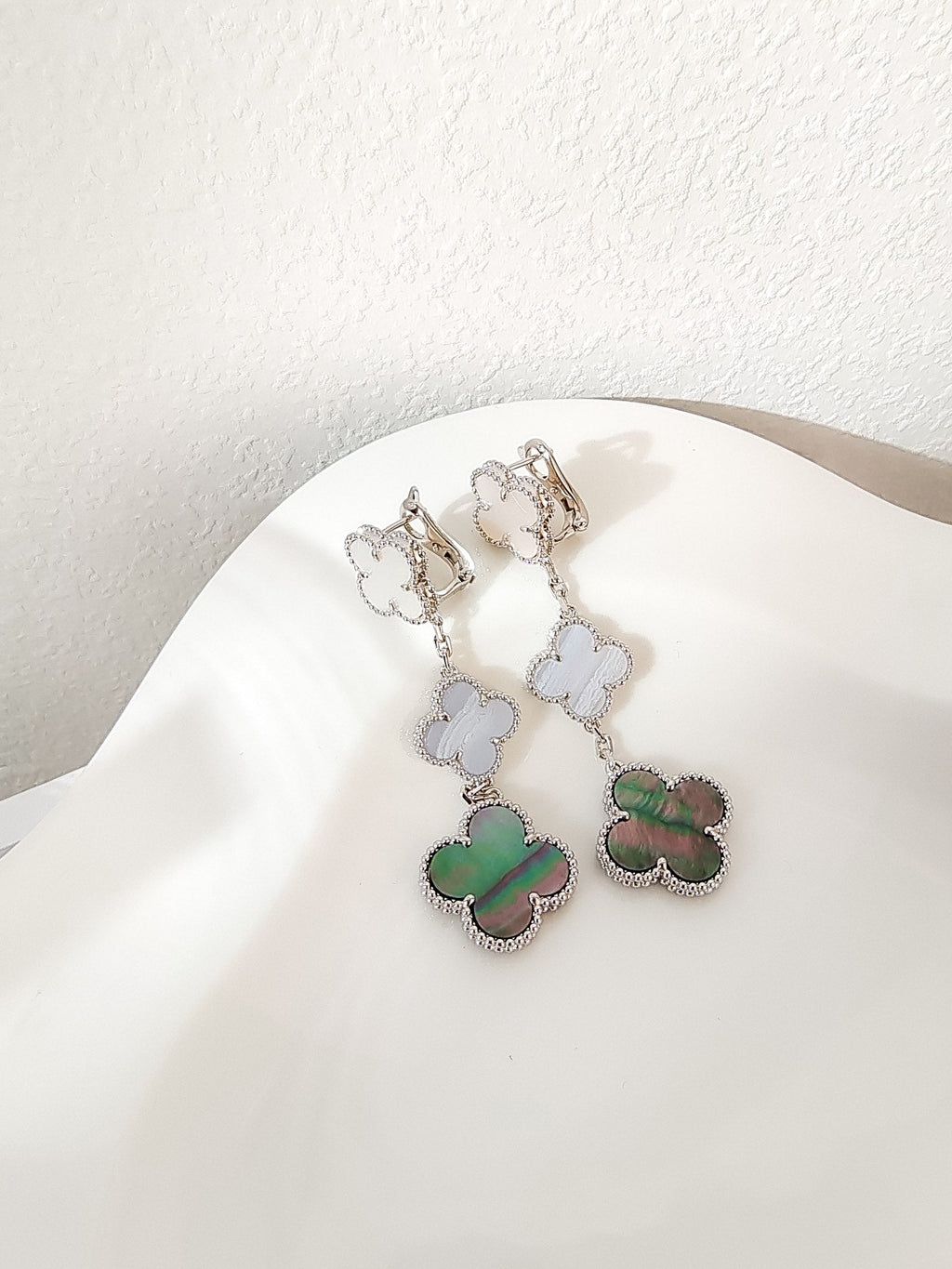VCA CLOVER 3 MOTIFS CHALCEDONY DARK MOP SILVER EARRINGS