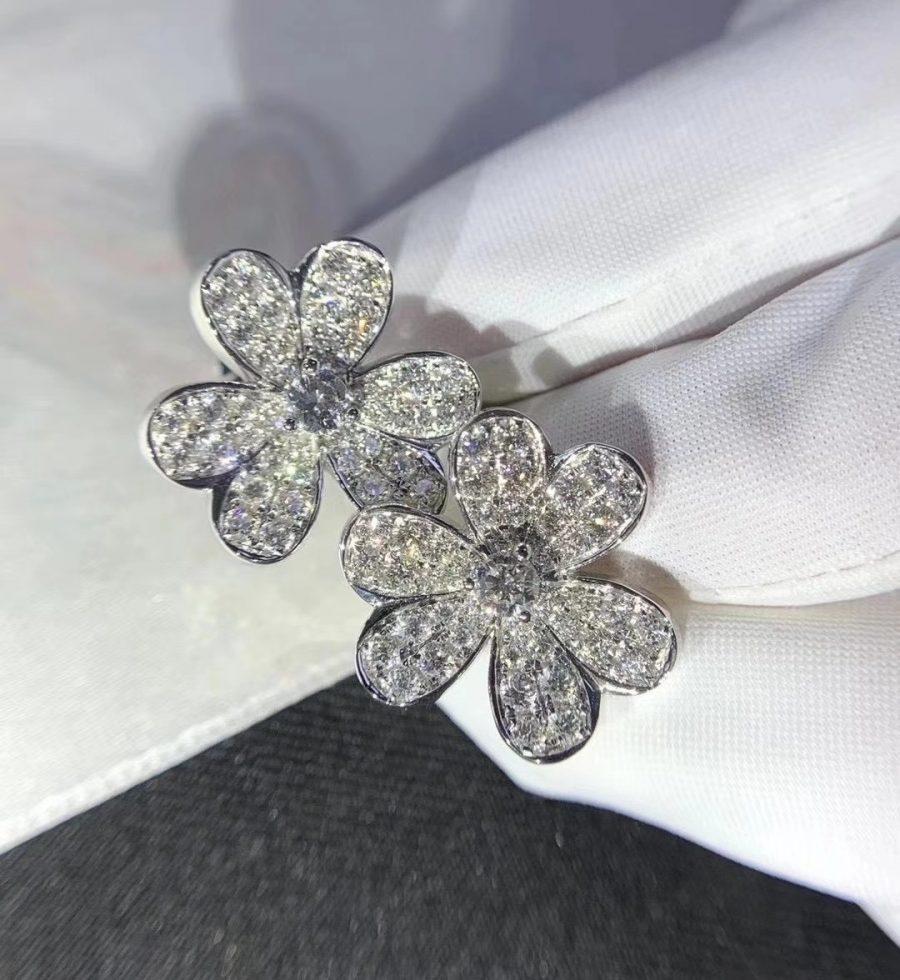 VCA FRIVOLE SILVER FLOWER DIAMOND EARRINGS